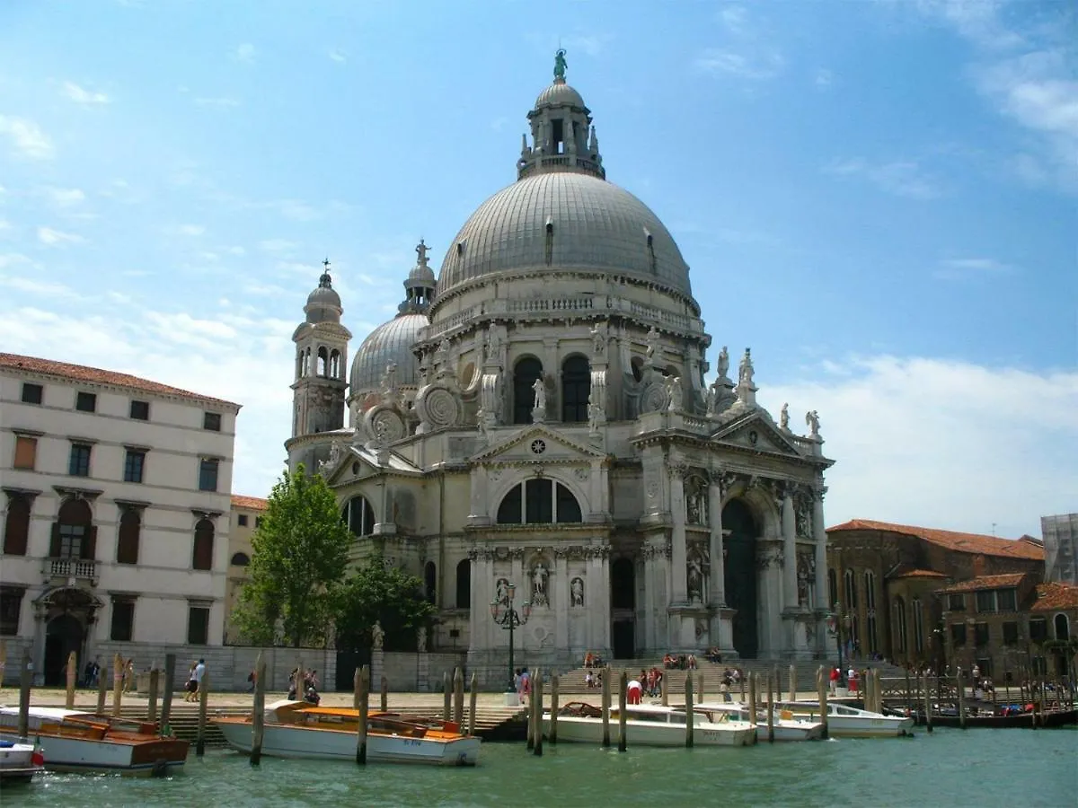 Hotel San Salvador Basic & Local 2 Stars Hotel Venezia 2*,